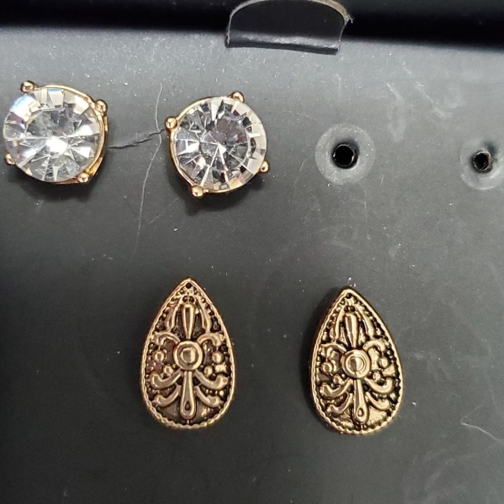 Avon gold tone earring set teardrop rhinestone